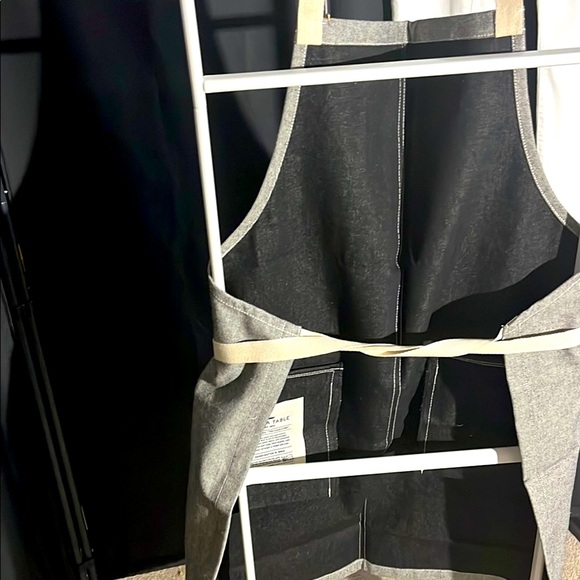 APRON NEW Sur La Table  Patissier Gray Apron w/ adjustable strap,great gift idea - Picture 11 of 16